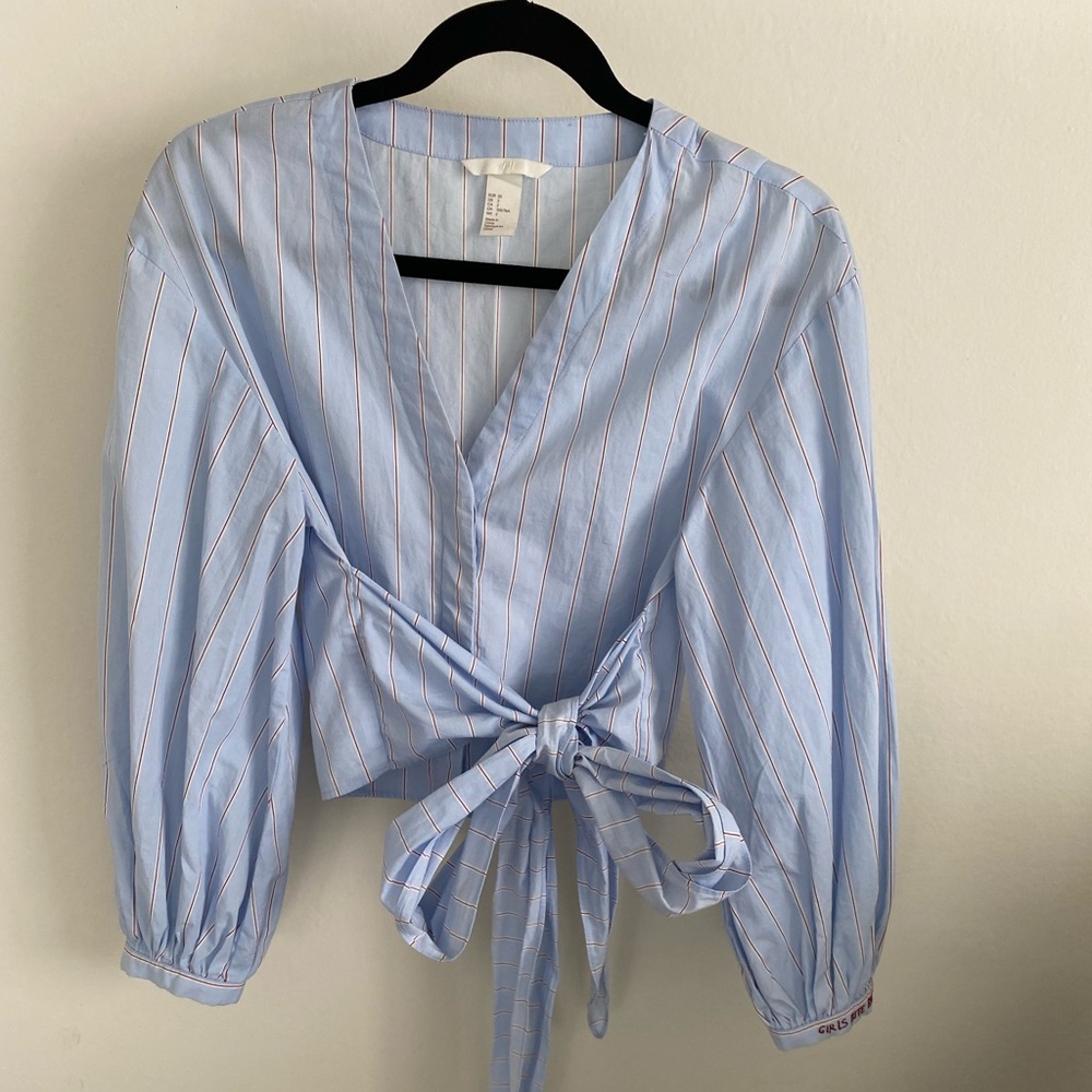 Blue cropped H&M dressy puffed sleeve blouse
